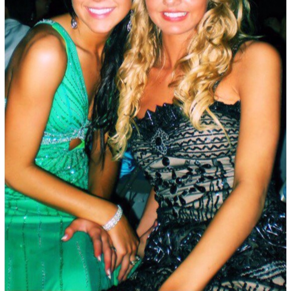 Alyce Paris | Black/Nude Prom Dress. - Picture 7 of 8